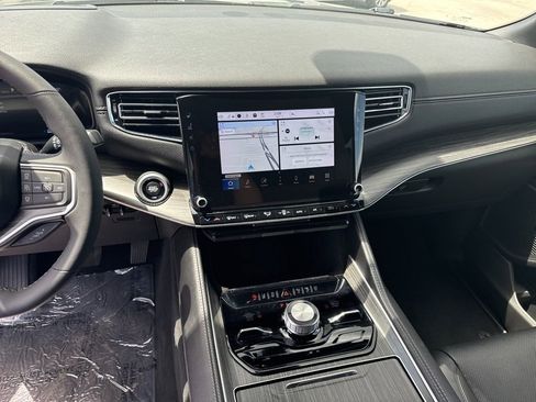 Used 2023 Jeep Wagoneer Series III w/ Convenience Group I image 8