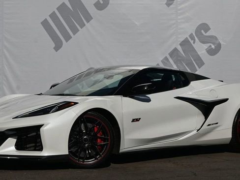 Used 2023 Chevrolet Corvette Z06 image 1