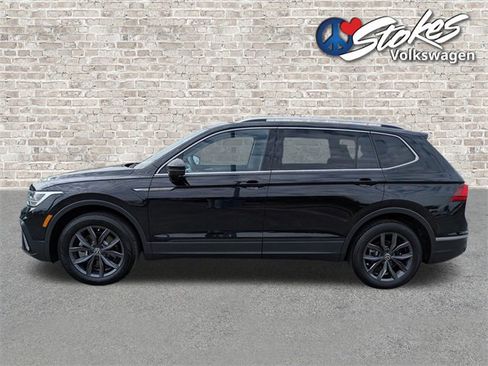 Certified 2023 Volkswagen Tiguan SE w/ Panoramic Sunroof Package image 7