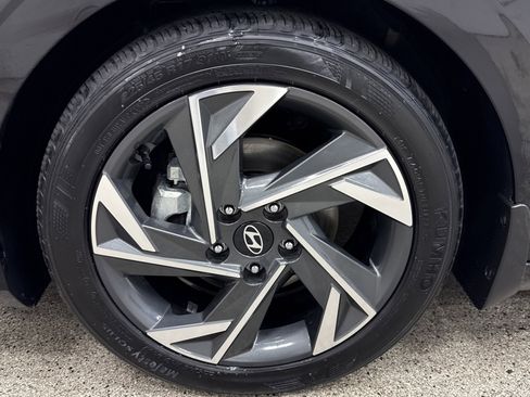 Used 2024 Hyundai Elantra SEL w/ Convenience Package image 2