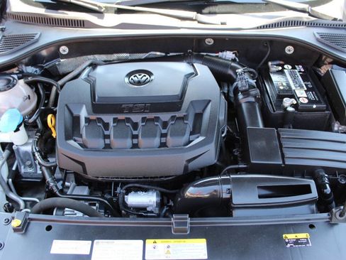 Used 2021 Volkswagen Passat 2.0T SE image 8