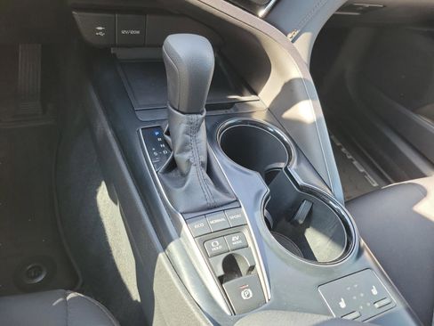 Used 2018 Toyota Camry LE image 18