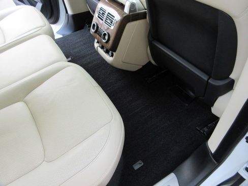 Used 2020 Land Rover Range Rover HSE image 20