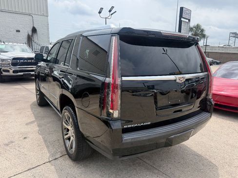 Used 2019 Cadillac Escalade Premium Luxury AWD/4WD image 6