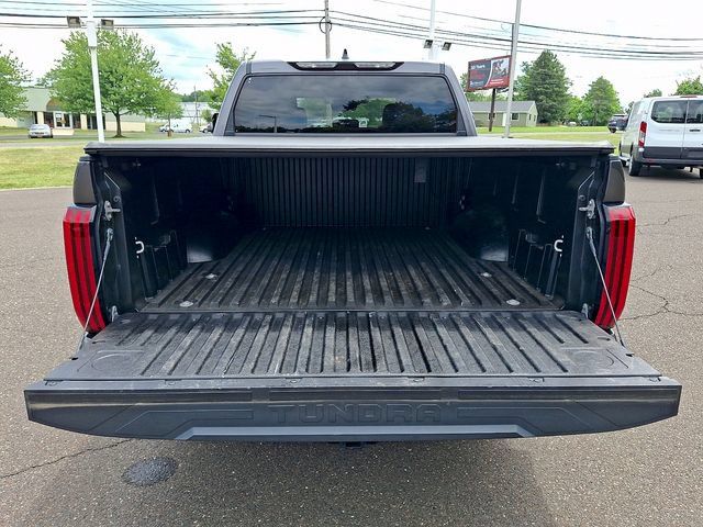 Used 2022 Toyota Tundra SR5 w/ SR5 Convenience Package AWD/4WD image 29