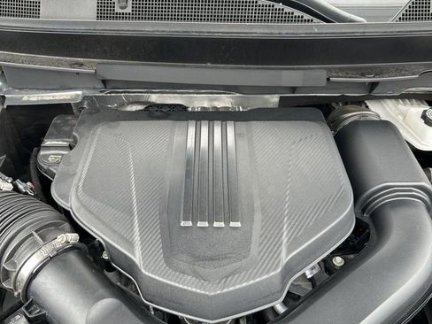 Used 2025 GMC Acadia Elevation FWD image 4