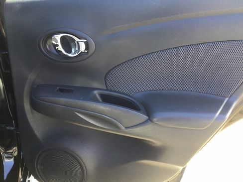Used 2015 Nissan Versa w/ SL Tech Package FWD image 16