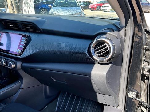 Used 2024 Nissan Kicks SV image 17