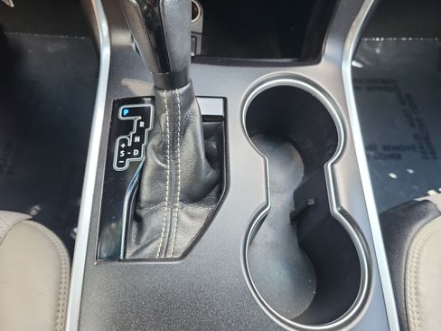 Used 2015 Toyota Camry XSE FWD image 30