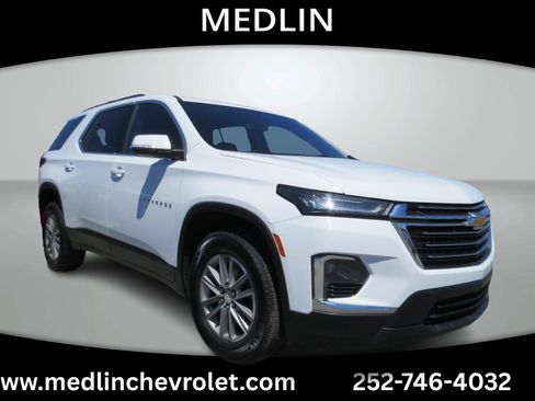 Used 2022 Chevrolet Traverse LT FWD image 3