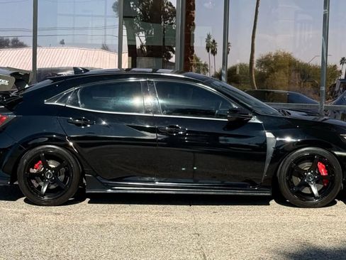Used 2017 Honda Civic Type R image 15