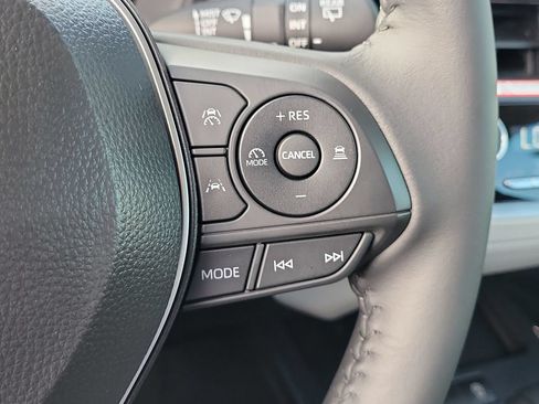 Certified 2026 Toyota Corolla Cross LE FWD image 10