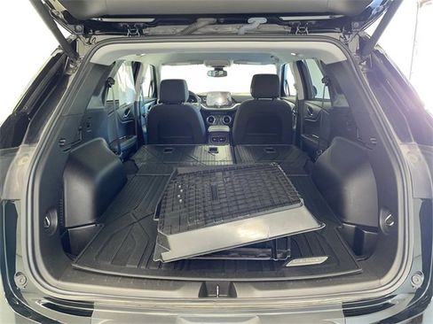 Certified 2024 Chevrolet Blazer LT w/ Convenience Package image 16