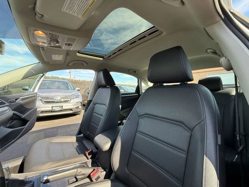 Used 2018 Volkswagen Passat 2.0T SE w/ SE Lighting Package image 22
