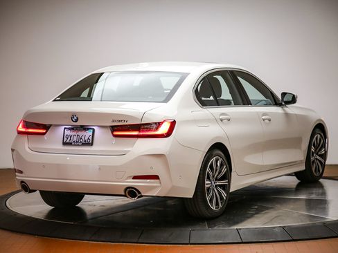 Used 2026 BMW 330i Sedan w/ Premium Package RWD image 5