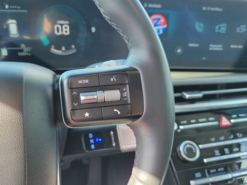 Used 2025 Hyundai Santa Fe SE image 19