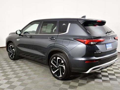 Used 2025 Mitsubishi Outlander SE AWD/4WD image 8