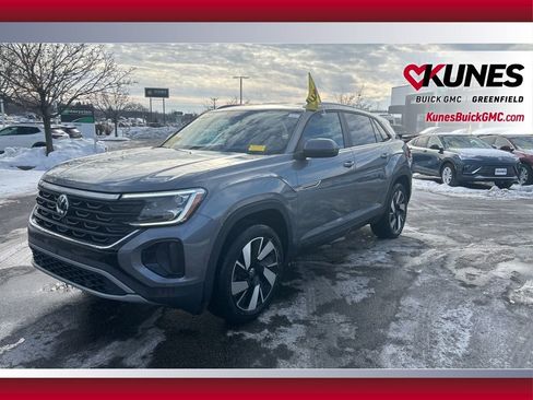 Used 2025 Volkswagen Atlas Cross Sport SE image 12