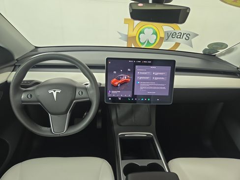 Used 2024 Tesla Model Y 2WD image 14