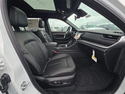 New 2026 Jeep Grand Cherokee L Limited AWD/4WD image 12