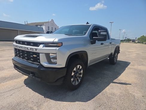 Used 2022 Chevrolet Silverado 2500 Custom w/ Custom Value Package AWD/4WD image 3