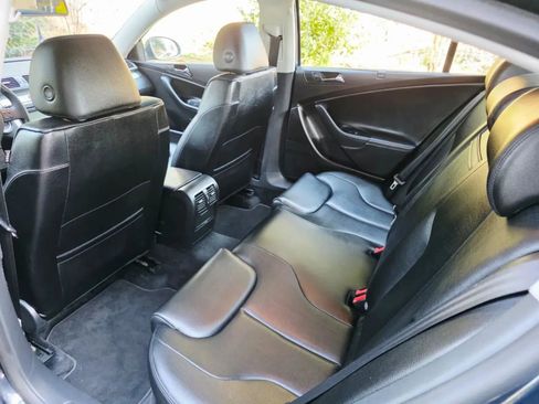 Used 2008 Volkswagen Passat Komfort FWD image 10