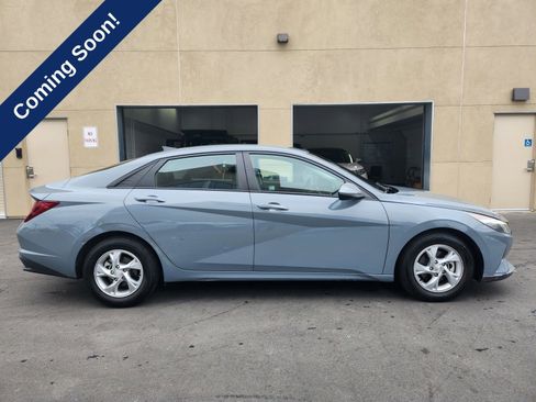 Used 2021 Hyundai Elantra SE FWD image 8