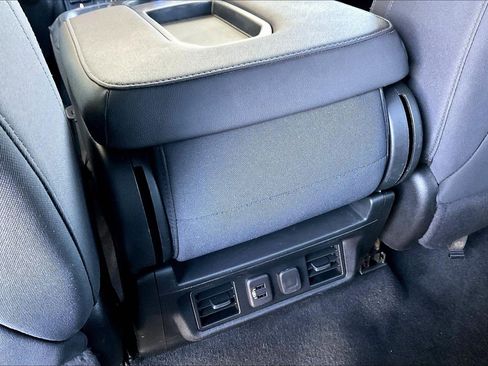 Used 2022 Chevrolet Silverado 2500 LT w/ Convenience Package image 12