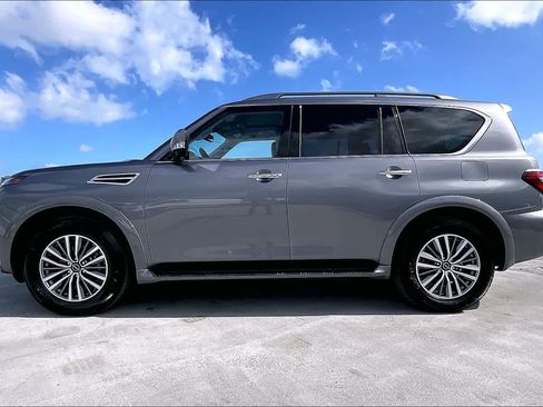 Used 2023 Nissan Armada SL w/ Captain's Chairs Package RWD image 3
