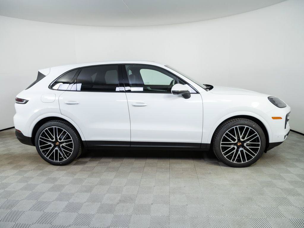 Used 2026 Porsche Cayenne AWD/4WD image 28