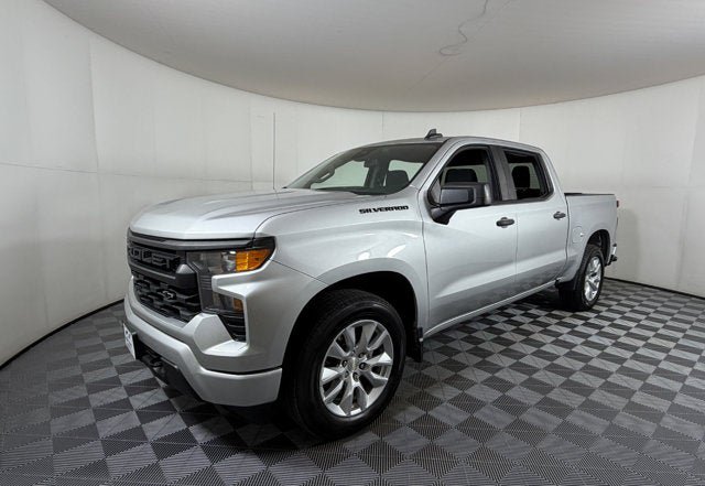Used 2022 Chevrolet Silverado 1500 Custom w/ LPO, Dark Essentials Package RWD image 2