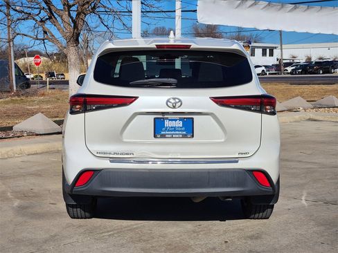 Used 2020 Toyota Highlander L image 6