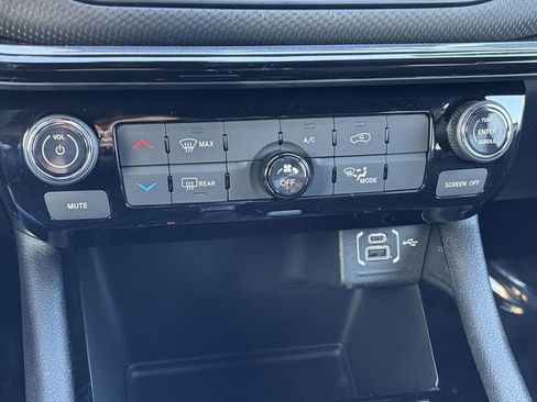 New 2026 Jeep Compass Latitude image 23