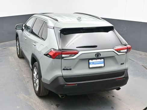 Used 2021 Toyota RAV4 XLE Premium image 36