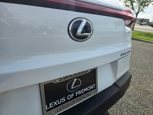 New 2026 Lexus UX 300h FWD image 17