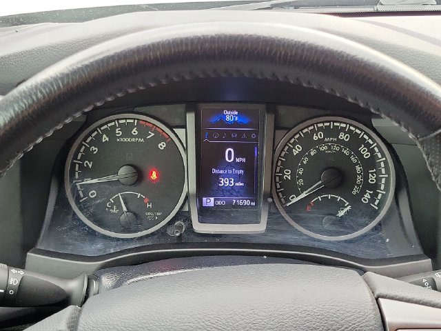 Used 2018 Toyota Tacoma TRD Sport AWD/4WD image 18