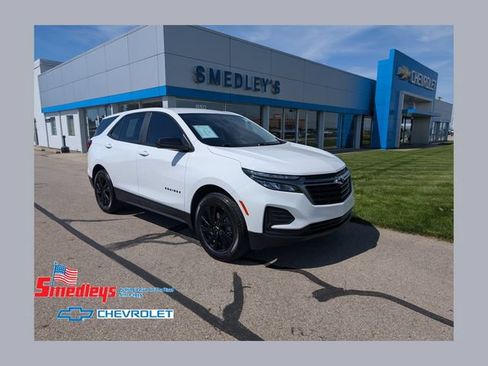 Used 2024 Chevrolet Equinox LS w/ LS Convenience Package AWD/4WD image 1