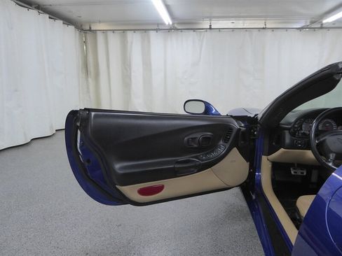 Used 2003 Chevrolet Corvette Convertible w/ Preferred Equipment Group1 RWD image 26
