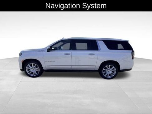Used 2022 Chevrolet Suburban High Country w/ Max Trailering Package AWD/4WD image 4