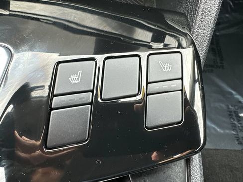 Used 2025 Kia Sportage EX FWD image 38