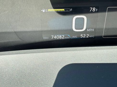 Used 2020 Toyota Prius L Eco w/ Carpet Mat Package FWD image 11