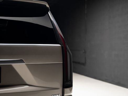 Used 2025 Cadillac Escalade ESV Premium Luxury Platinum AWD/4WD image 30