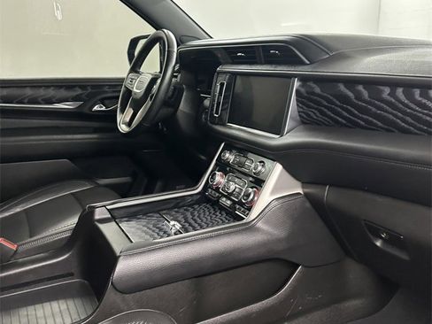 Used 2023 GMC Yukon XL Denali image 47
