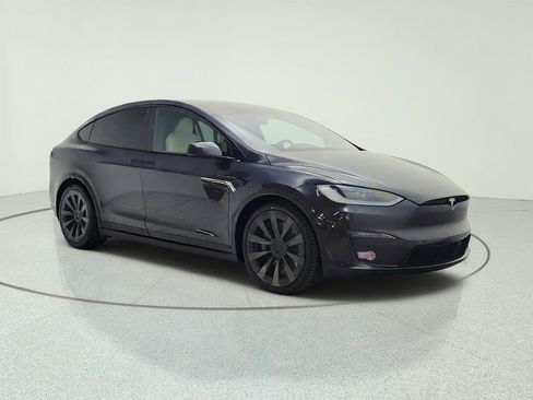 Used 2023 Tesla Model X AWD/4WD image 3