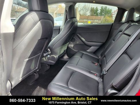 Used 2020 Tesla Model Y Long Range image 16