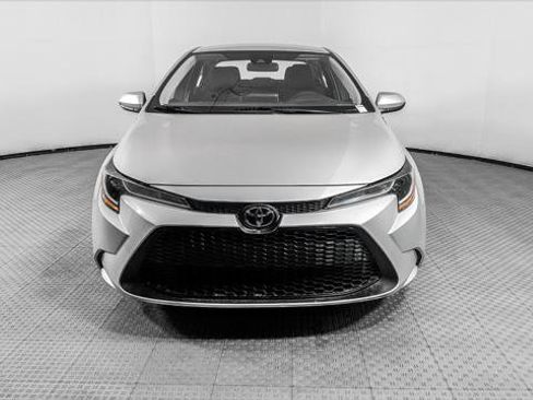 Used 2021 Toyota Corolla LE FWD image 12