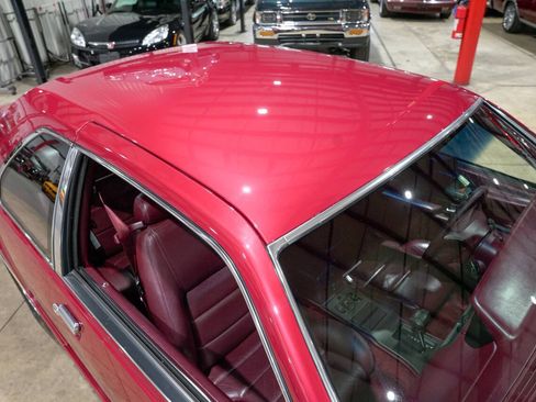 Used 1990 Lincoln Mark VII LSC RWD image 19