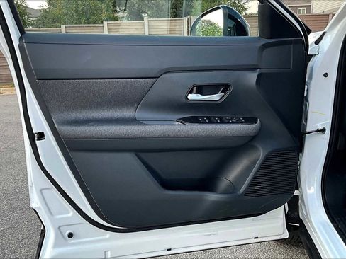 New 2026 Nissan Kicks SV image 13