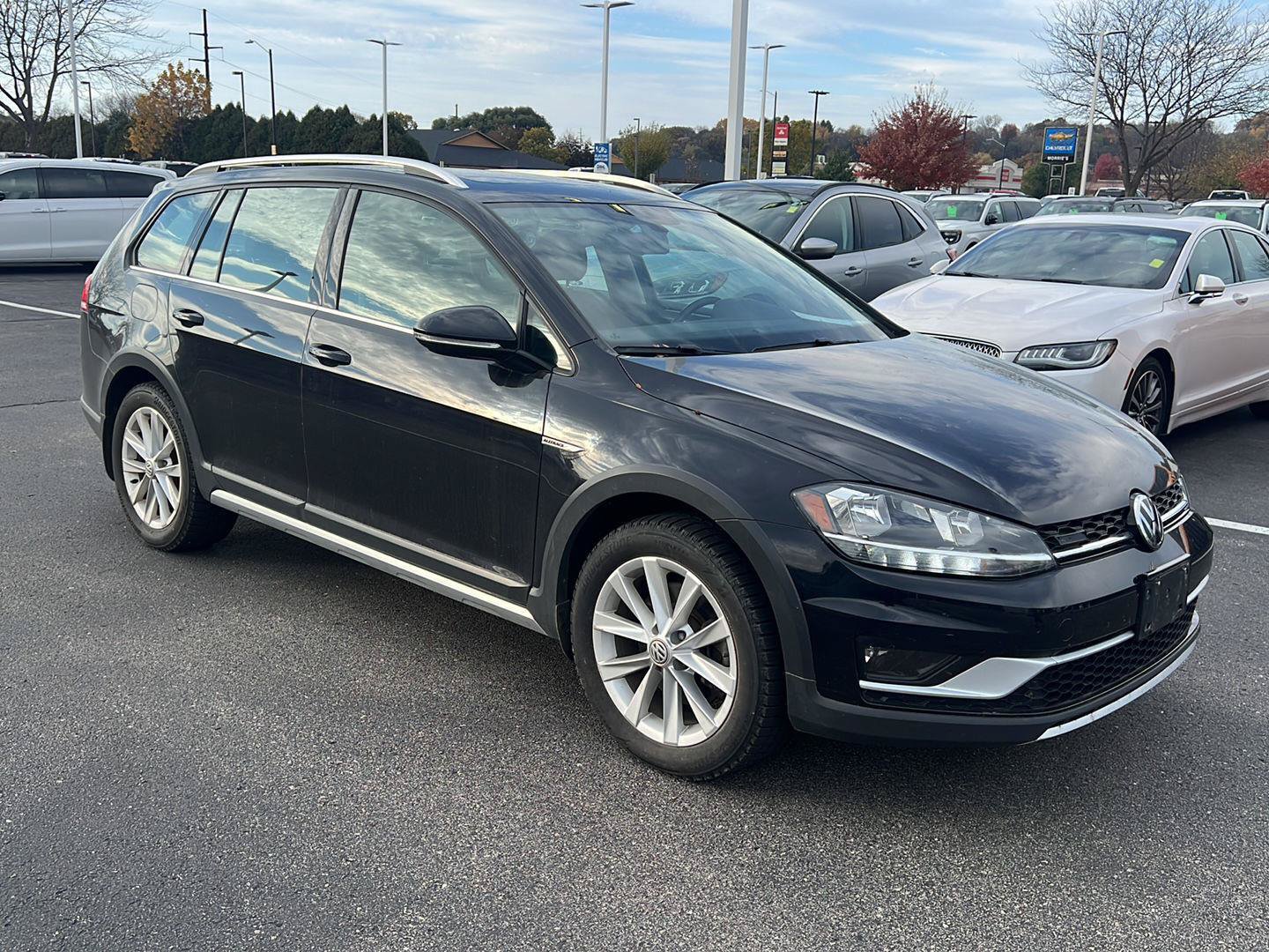 Used 2019 Volkswagen Golf Alltrack SE AWD/4WD image 2