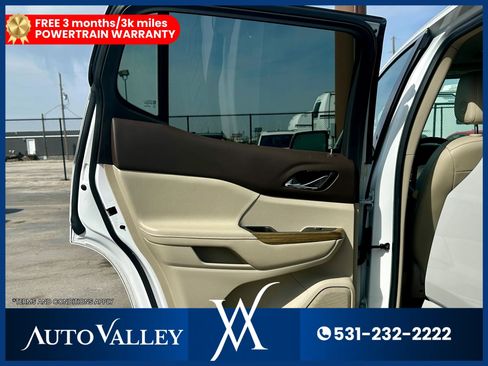 Used 2019 GMC Acadia Denali w/ Technology Package AWD/4WD image 22